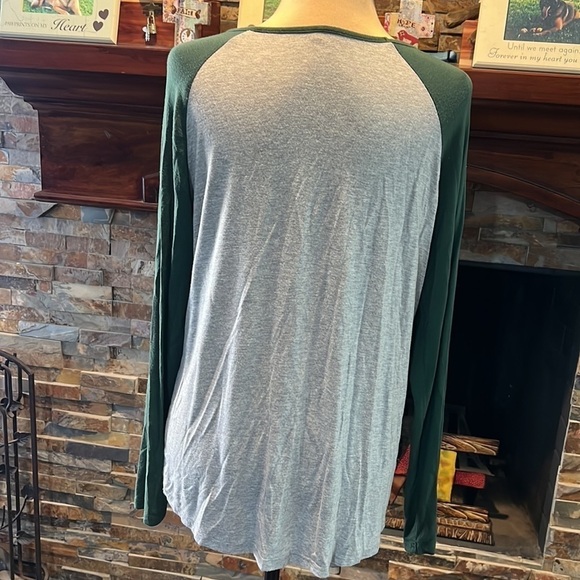 STRETCHY Long Sleeve Christmas Top - Picture 3 of 4